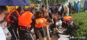 安陽益和熱力集團30人搶險隊逆流而上，奮戰(zhàn)在抗洪一線